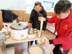 暖暖冬至日，浓浓敬老情